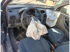 opel corsa c (x01) del año 2001 2