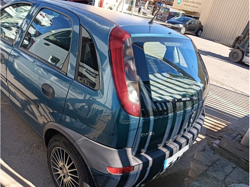 opel corsa c (x01) del año 2001