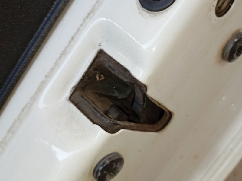 Recambio de puerta trasera derecha para audi a3 sportback (8pa) 1.6 fsi referencia OEM IAM 8P4833052A  