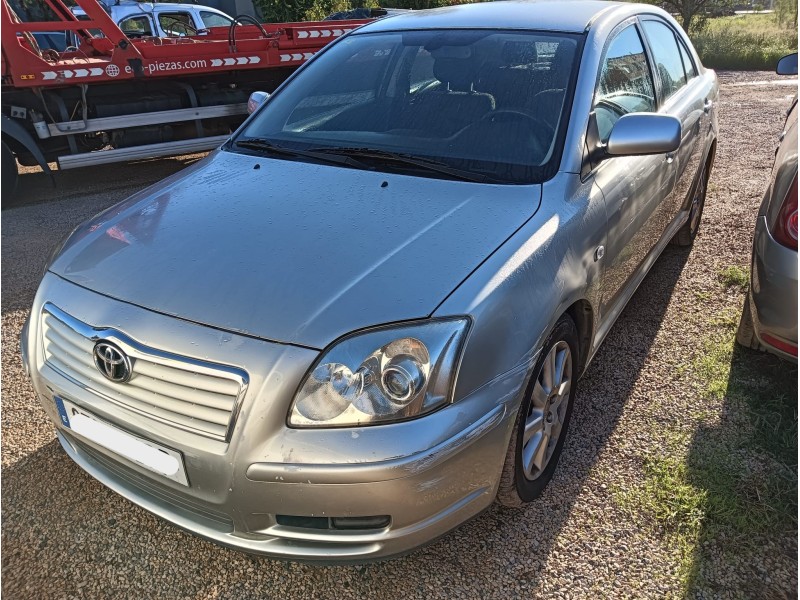 toyota avensis (_t25_) del año 2005