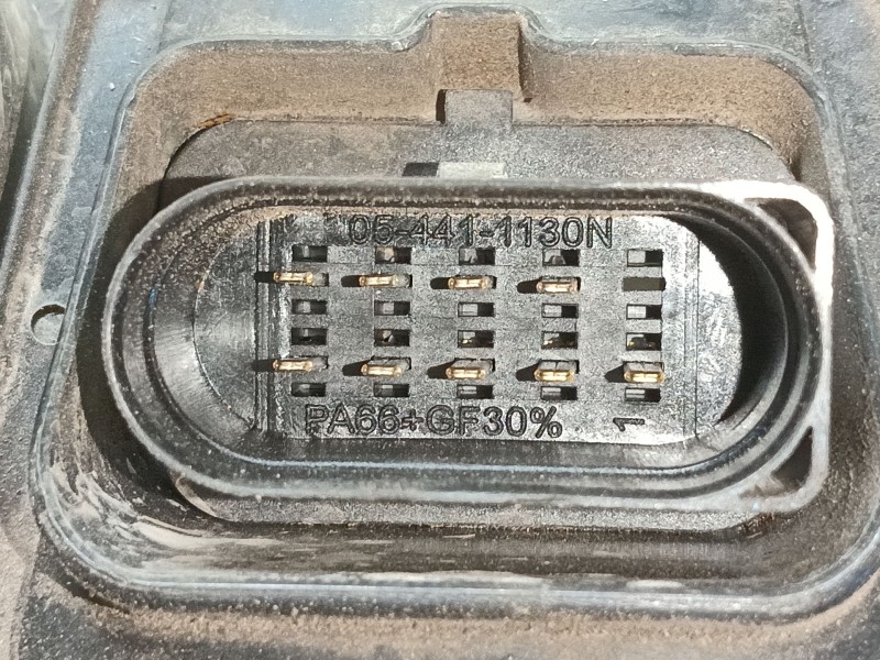 Recambio de faro derecho para volkswagen golf iv (1j1) 1.6 16v referencia OEM IAM   