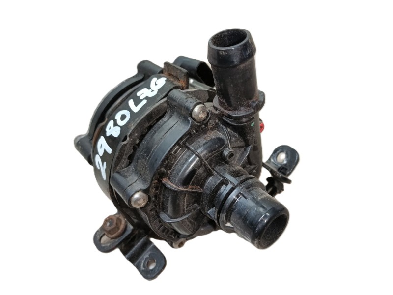 Recambio de bomba agua para lynk & co 01 phev referencia OEM IAM  8888894262 