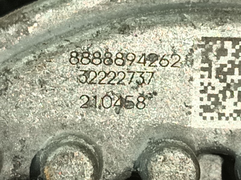 Recambio de bomba agua para lynk & co 01 phev referencia OEM IAM  8888894262 