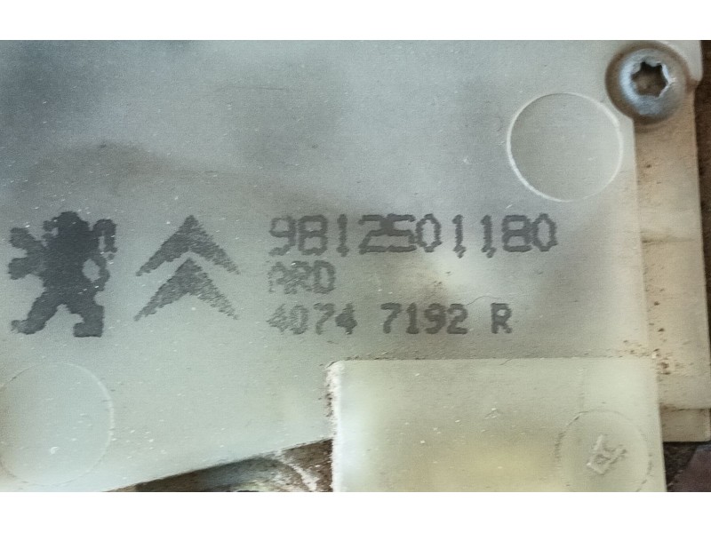 Recambio de cerradura puerta trasera derecha para peugeot 208 i (ca_, cc_) 1.6 bluehdi 100 referencia OEM IAM   