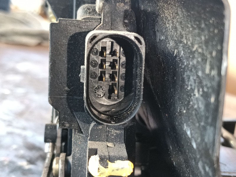 Recambio de cerradura puerta trasera izquierda para audi a4 b6 avant (8e5) 2.5 tdi quattro referencia OEM IAM   