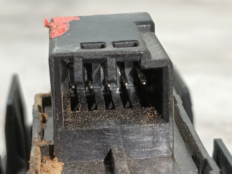 Recambio de mando elevalunas trasero izquierdo para lynk & co 01 phev referencia OEM IAM   