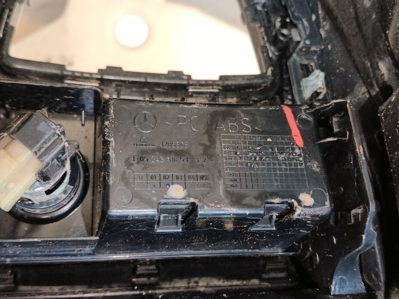 Recambio de apoyabrazos central para mercedes-benz clase b sports tourer (w246, w242) b 180 (246.242) referencia OEM IAM   