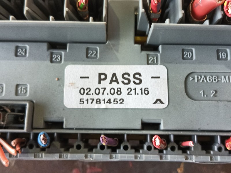 Recambio de caja reles / fusibles para fiat 500 (312_) 1.2 (312axa1a) referencia OEM IAM   