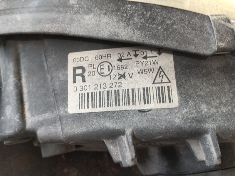 Recambio de faro derecho para peugeot 407 (6d_) 2.0 hdi 135 (6drhrh, 6drhre, 6drhrg, 6drhrj) referencia OEM IAM 620692  