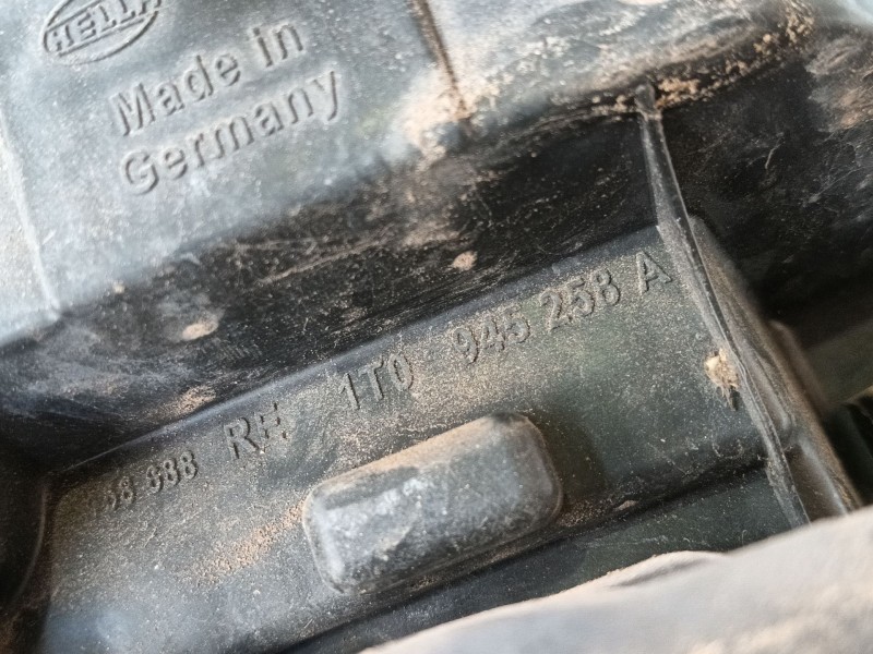 Recambio de piloto trasero derecho para volkswagen touran (1t1, 1t2) 1.9 tdi referencia OEM IAM 1T0945096G  