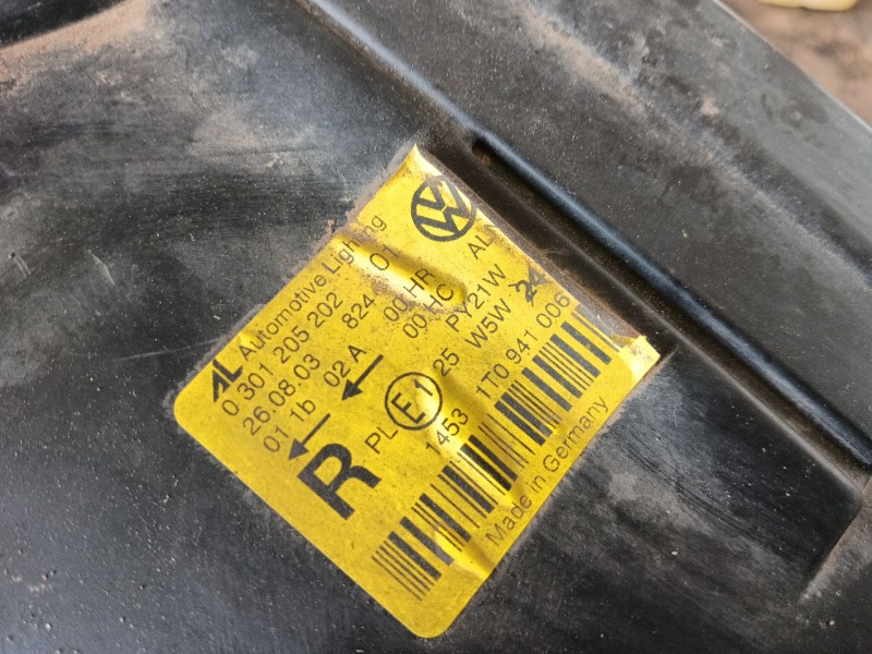 Recambio de faro derecho para volkswagen touran (1t1, 1t2) 1.9 tdi referencia OEM IAM   