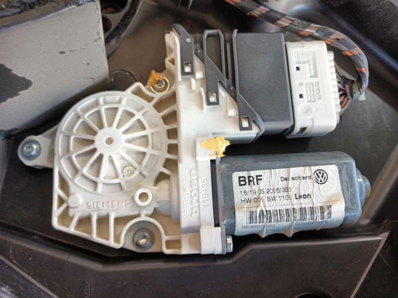 Recambio de elevalunas trasero derecho para seat leon (1p1) 1.9 tdi referencia OEM IAM   