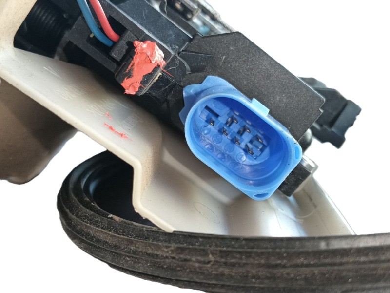 Recambio de cerradura puerta trasera izquierda para volkswagen touran (1t1, 1t2) 1.9 tdi referencia OEM IAM   