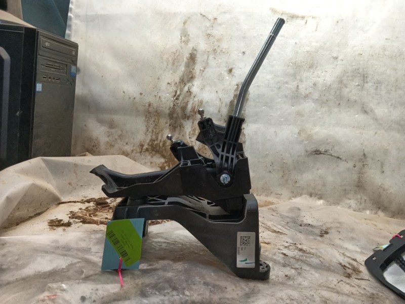 Recambio de palanca cambio para ford ka+ iii (uk, fk) 1.2 referencia OEM IAM 2428887 J7BR7C453AVD 