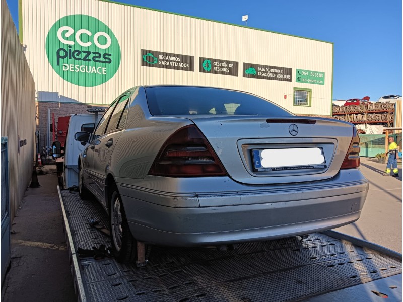 mercedes-benz clase c (w203) del año 2001
