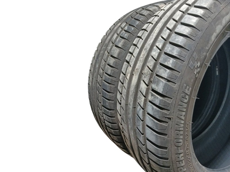 Recambio de neumatico para » otros... modelos referencia OEM IAM 185/55 R15 82V KORMORAN 2