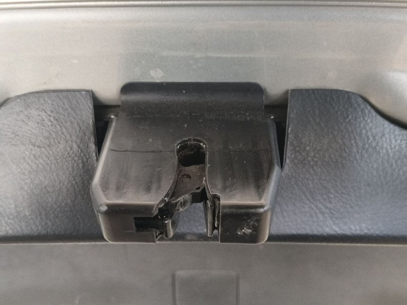 Recambio de porton trasero para toyota avensis (_t25_) 2.0 d-4d (cdt250_) referencia OEM IAM   