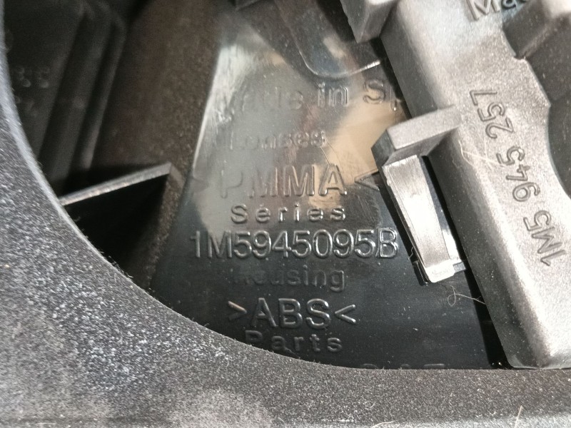 Recambio de piloto trasero izquierdo para seat toledo ii (1m2) 1.9 tdi referencia OEM IAM 1M5945111 1M5945095B 