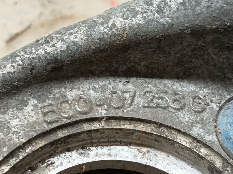 Recambio de mangueta delantera izquierda para volkswagen touran (5t1) 1.5 tsi referencia OEM IAM 5Q0407253C 5Q0407258C 