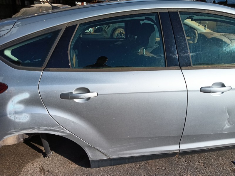Recambio de puerta trasera derecha para ford focus iii 1.6 ti referencia OEM IAM   