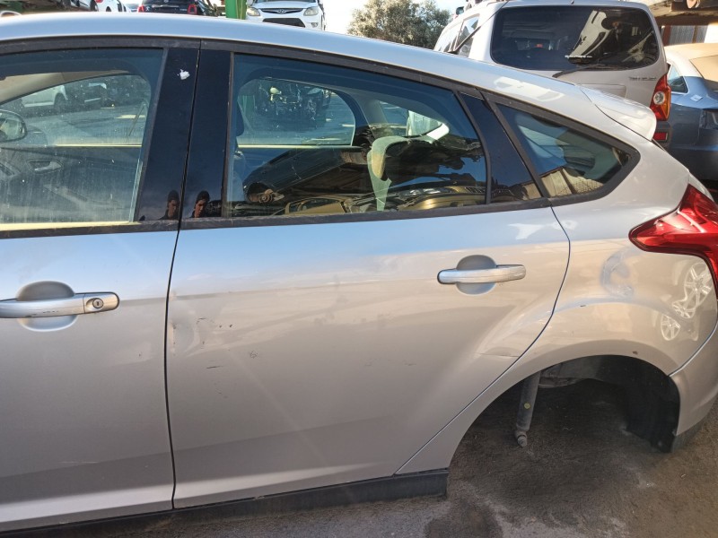 Recambio de puerta trasera izquierda para ford focus iii 1.6 ti referencia OEM IAM   