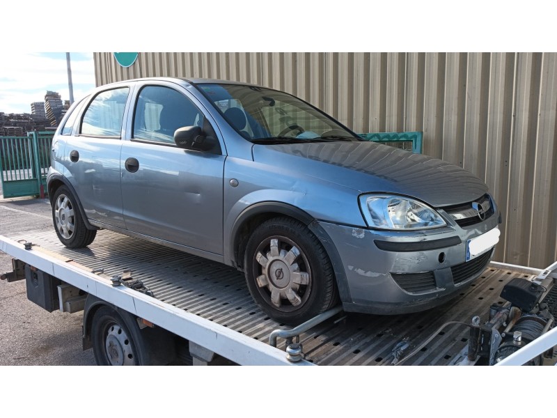 opel corsa c (x01) del año 2004