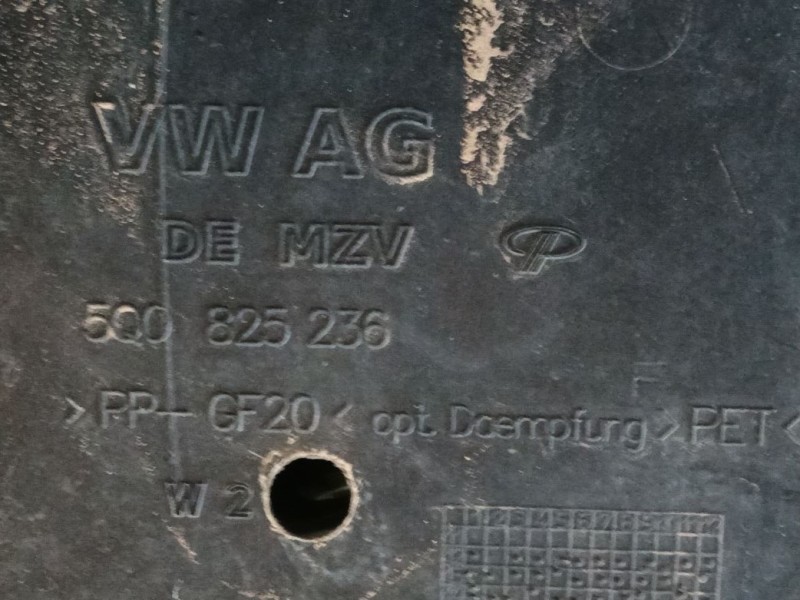 Recambio de cubrecarter para volkswagen touran (5t1) 1.5 tsi referencia OEM IAM   