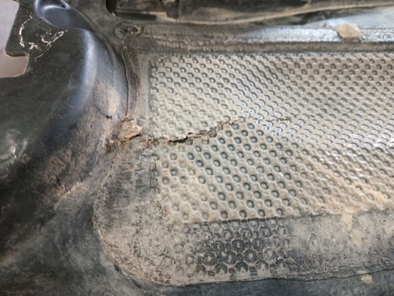 Recambio de cubrecarter para mercedes-benz clase a (w176) a 180 (176.042) referencia OEM IAM   