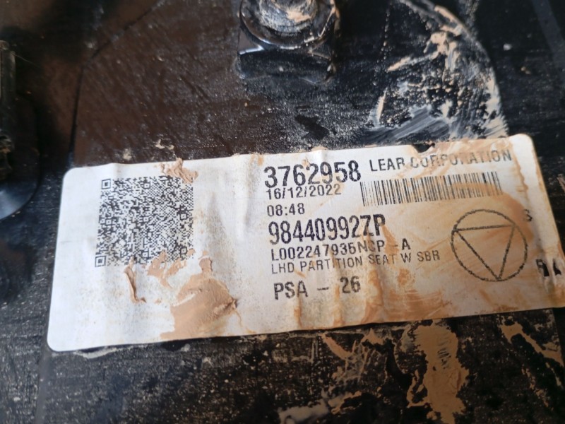 Recambio de asiento delantero derecho para opel combo furgoneta/monovolumen (k9) 1.5 d referencia OEM IAM  3762958 