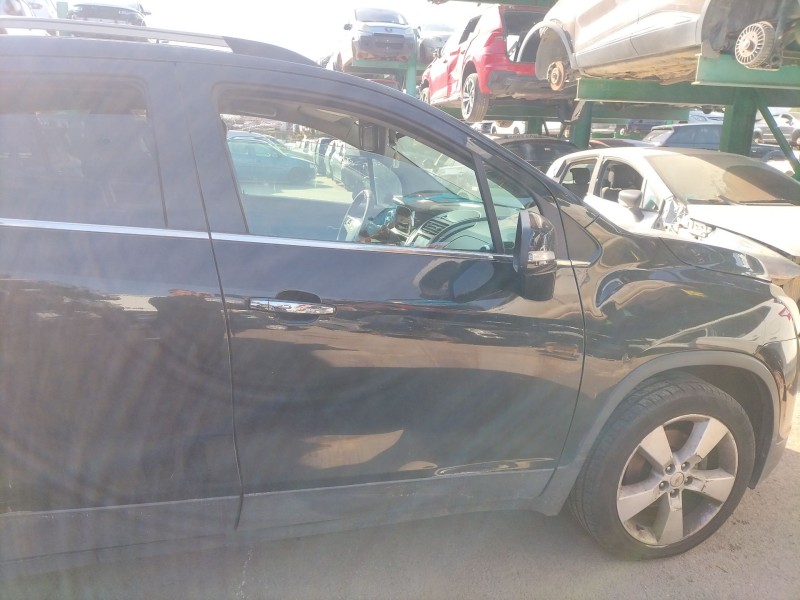 Recambio de puerta delantera derecha para chevrolet trax 1.7 td referencia OEM IAM   