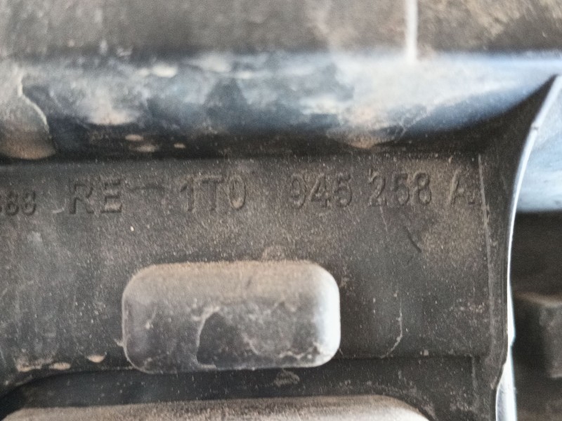 Recambio de piloto trasero derecho para volkswagen touran (1t1, 1t2) 1.9 tdi referencia OEM IAM 1T0945096G  