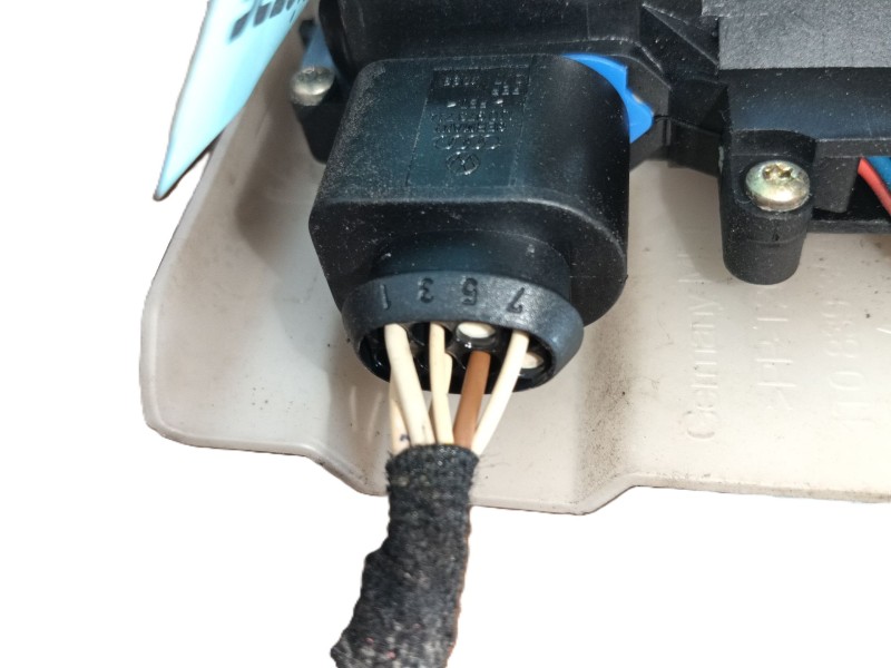 Recambio de cerradura puerta trasera derecha para volkswagen touran (1t1, 1t2) 1.9 tdi referencia OEM IAM   