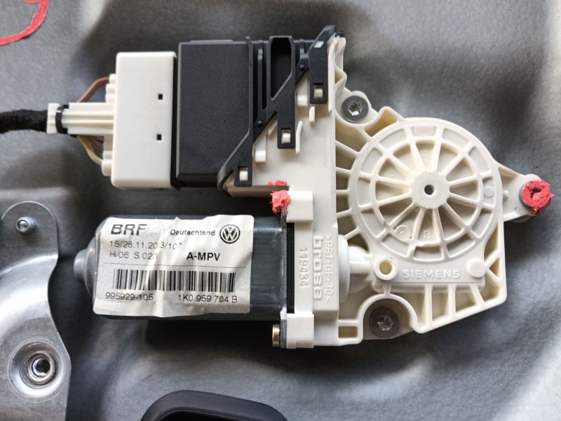 Recambio de elevalunas trasero derecho para volkswagen touran (1t1, 1t2) 1.9 tdi referencia OEM IAM   