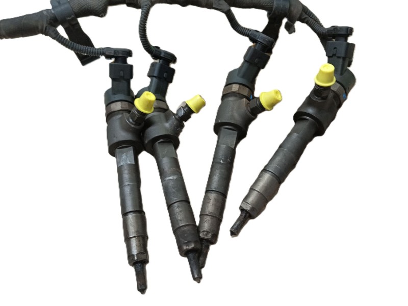 Recambio de inyector para opel astra h (a04) 1.9 cdti (l48) referencia OEM IAM 93186428 0445110165 