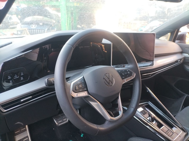 volkswagen golf del año 2024