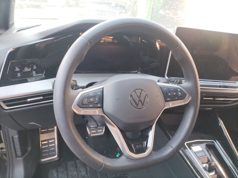 volkswagen golf del año 2024