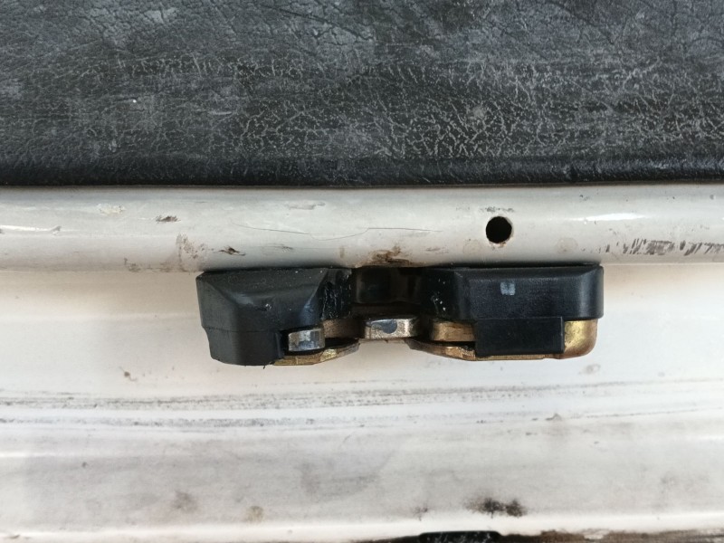 Recambio de porton trasero para seat ibiza ii (6k1) 1.4 i referencia OEM IAM 6K6827025A  