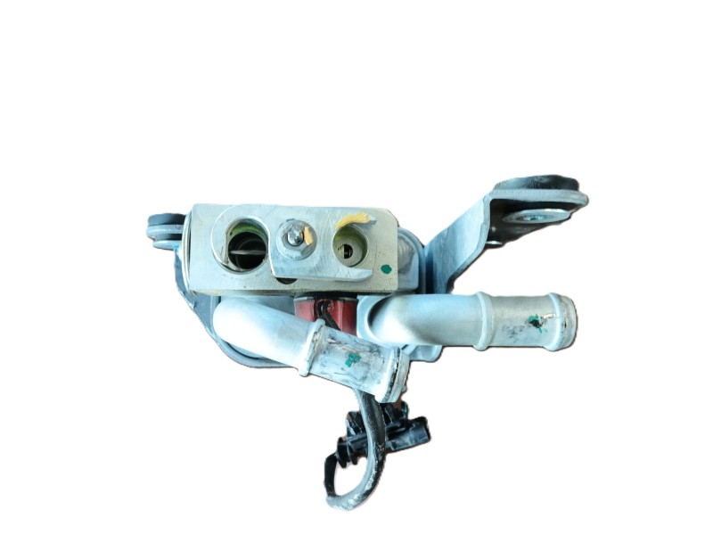 Recambio de condensador aire acondicionado para lynk & co 01 phev referencia OEM IAM 8888948389 521330 