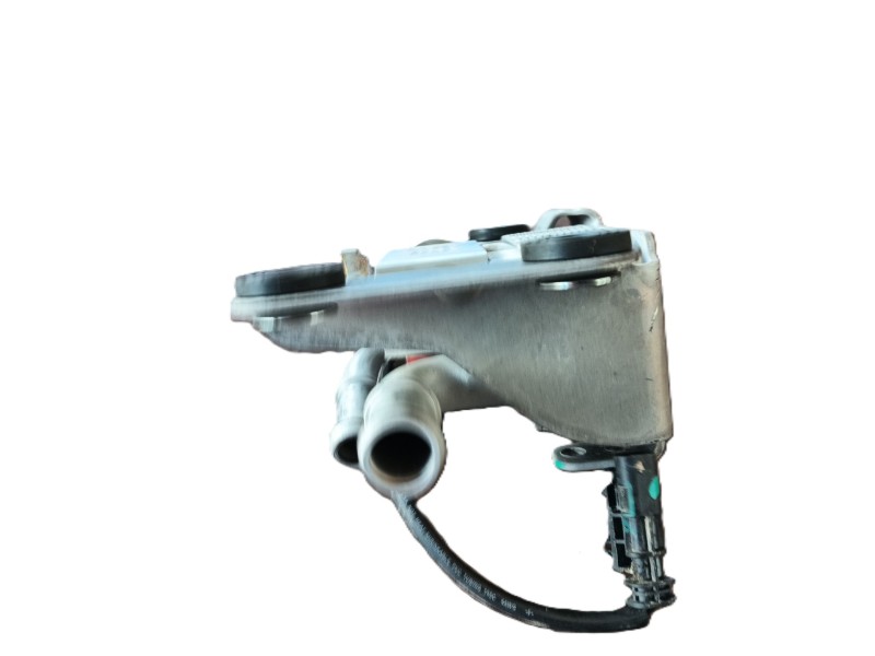 Recambio de condensador aire acondicionado para lynk & co 01 phev referencia OEM IAM 8888948389 521330 