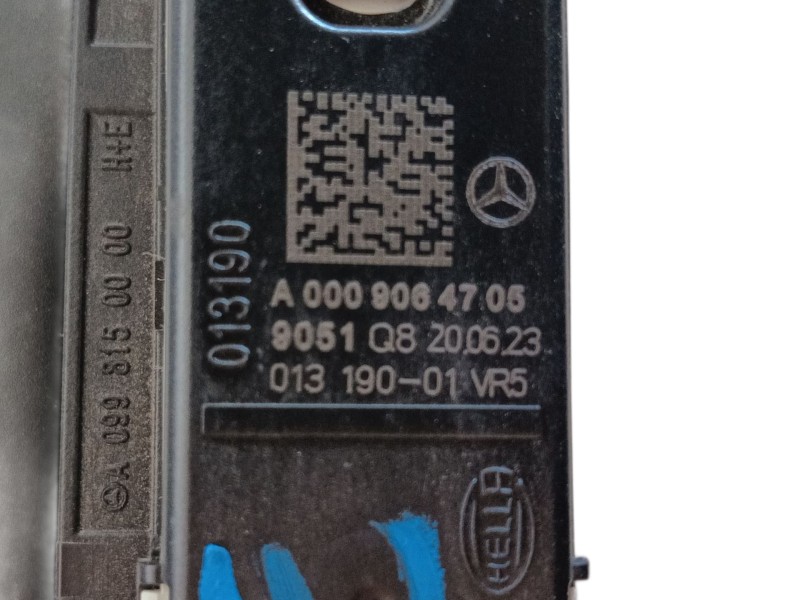Recambio de asidero trasero izquierdo para mercedes-benz eqa (h243) eqa 250+ (243.702) referencia OEM IAM A0998150000  