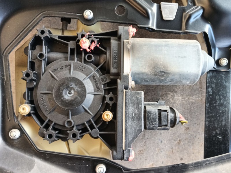 Recambio de elevalunas trasero derecho para audi a3 (8l1) 1.9 tdi referencia OEM IAM 8L4 839 462  