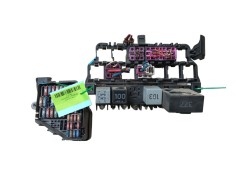 Recambio de caja reles / fusibles para audi a3 (8l1) 1.9 tdi referencia OEM IAM    2