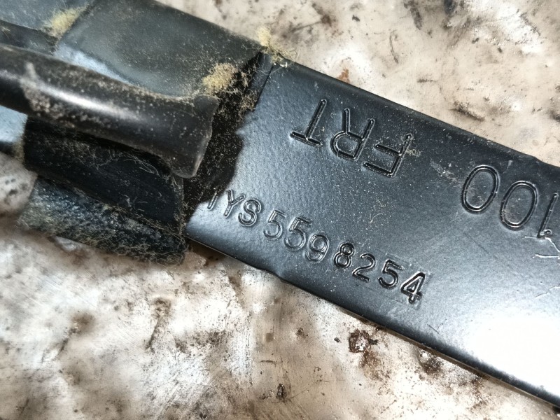 Recambio de enganche cinturon delantero izquierdo para ssangyong rodius i 2.7 xdi referencia OEM IAM 7466121000EAJ 1YS5598254 