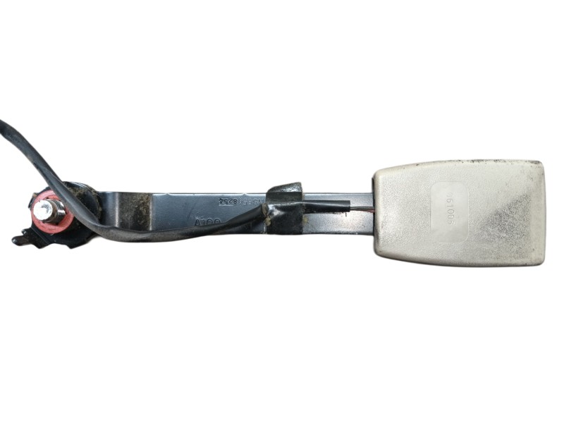 Recambio de enganche cinturon delantero izquierdo para ssangyong rodius i 2.7 xdi referencia OEM IAM 7466121000EAJ 1YS5598254 