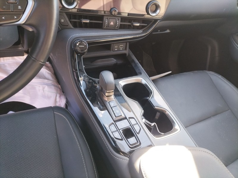 lexus nx ii (_a2_, _h2_) del año 2023