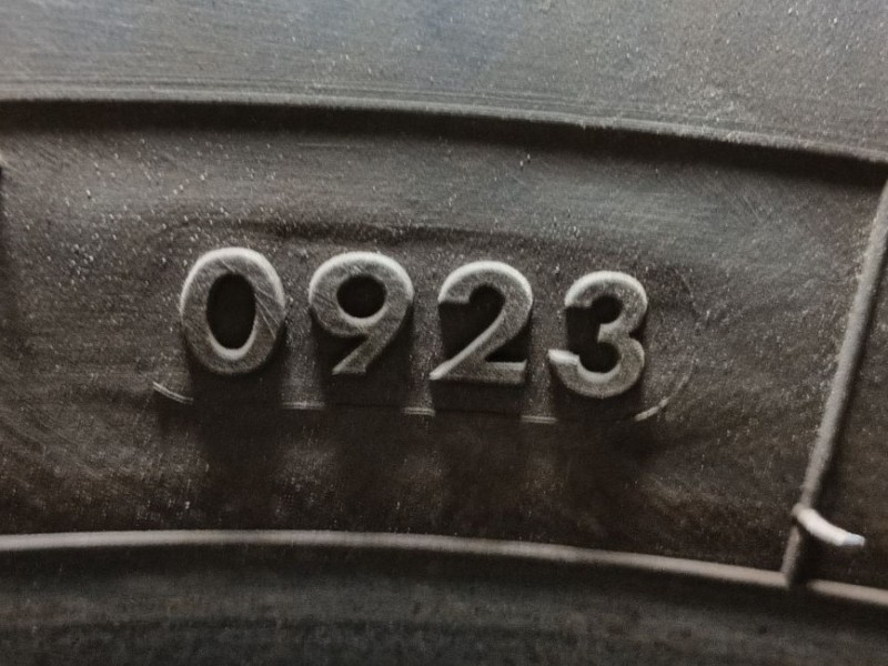 Recambio de neumatico para » otros... modelos referencia OEM IAM   