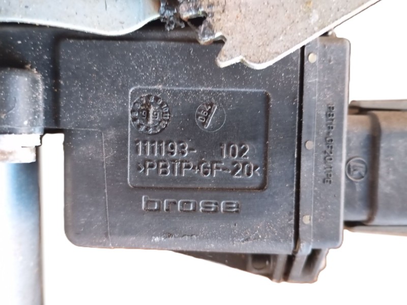 Recambio de elevalunas delantero izquierdo para opel tigra (s93) 1.4 16v (f07) referencia OEM IAM  90520201 