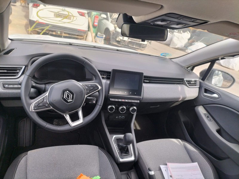 renault clio v (b7_) del año 2025