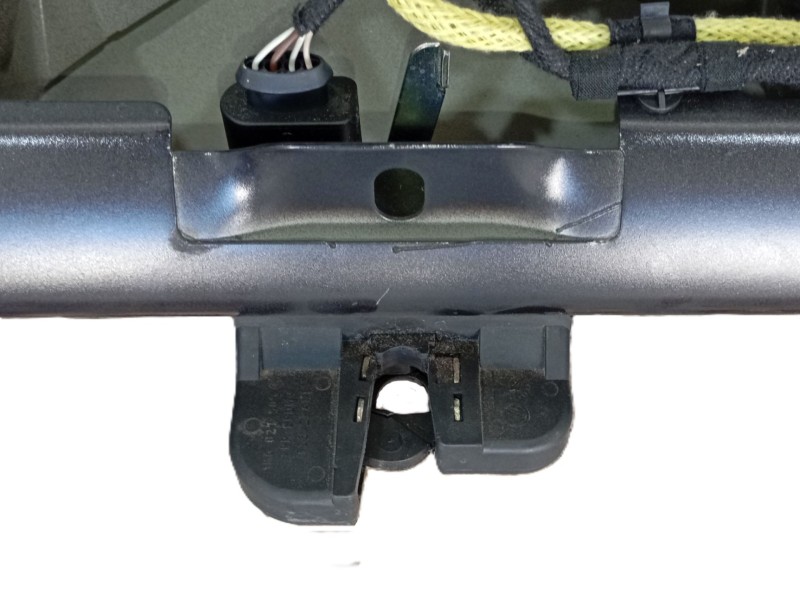 Recambio de porton trasero para volkswagen golf v (1k1) 2.0 tdi 16v referencia OEM IAM 1K6827025H  