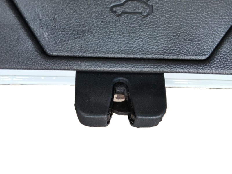 Recambio de porton trasero para volkswagen t-roc (a11, d11) 1.0 tsi referencia OEM IAM   